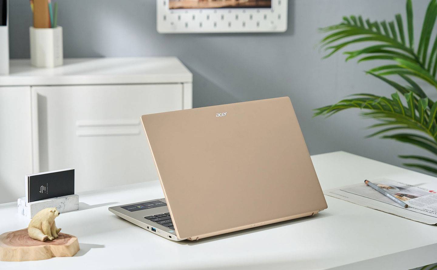 Acer Swift 3 OLED 的外观走现代简约风格，作工细致展现优异质感。