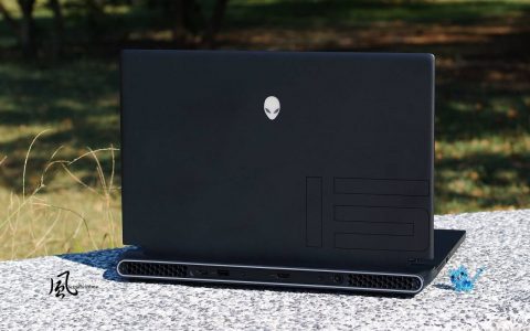 Alienware m15 R7 AMD搭载R9 6900HX与3080Ti电竞笔电评测