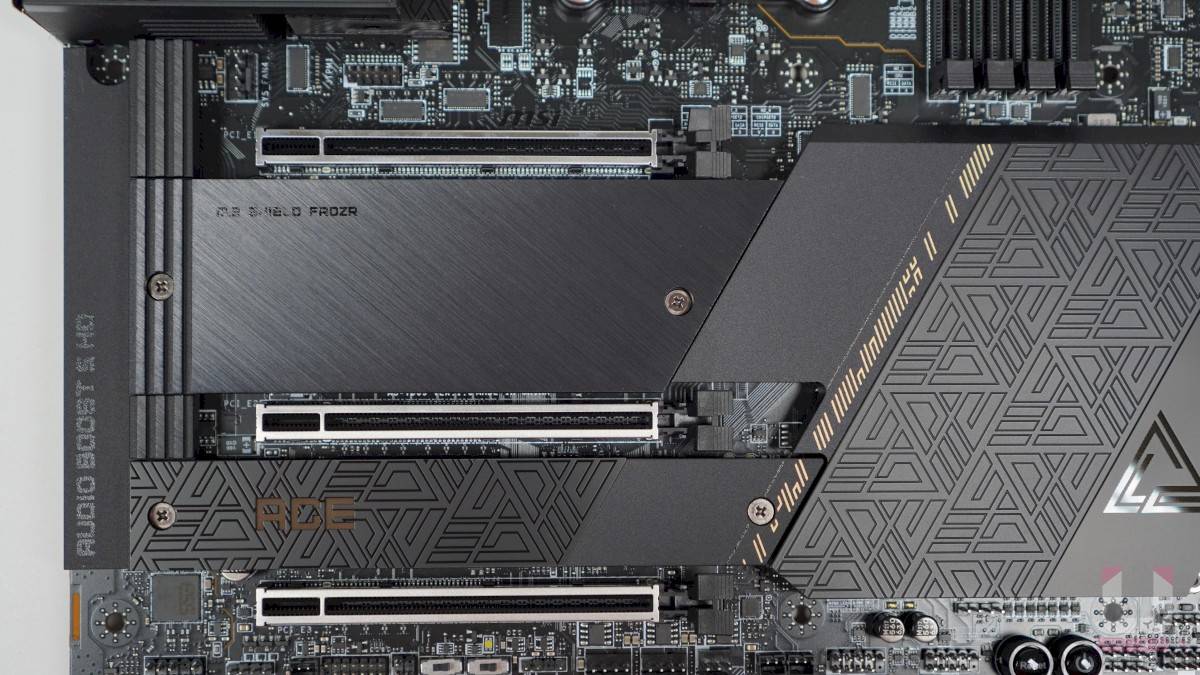 MSI MEG X670E ACE 主板开箱评测