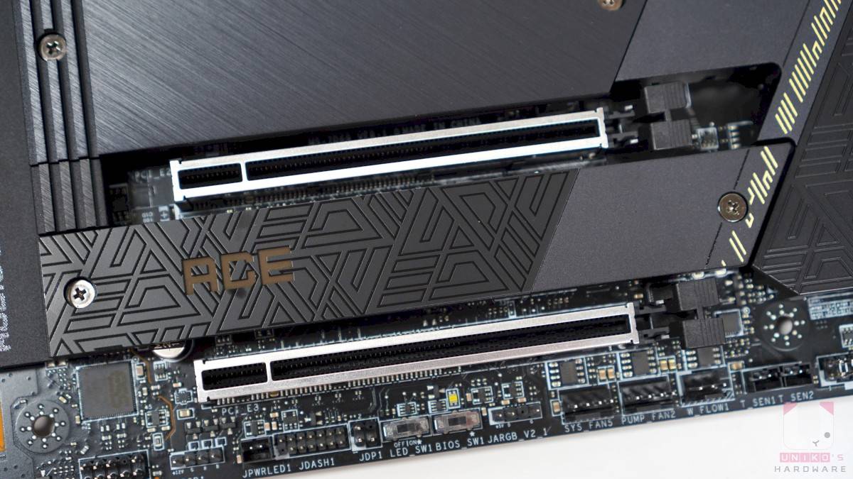 MSI MEG X670E ACE 主板开箱评测