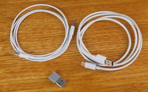 新鲜奢华的商务体验 Bang & Olufsen Cisco 980 抗噪无线耳机