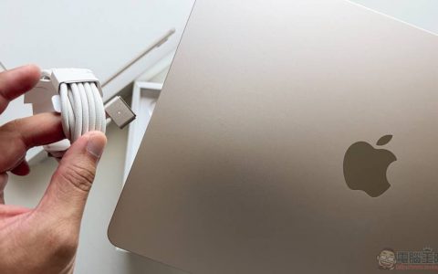 Apple Watch Ultra 不为人知的小彩蛋：新的编织快充线随附于盒装中