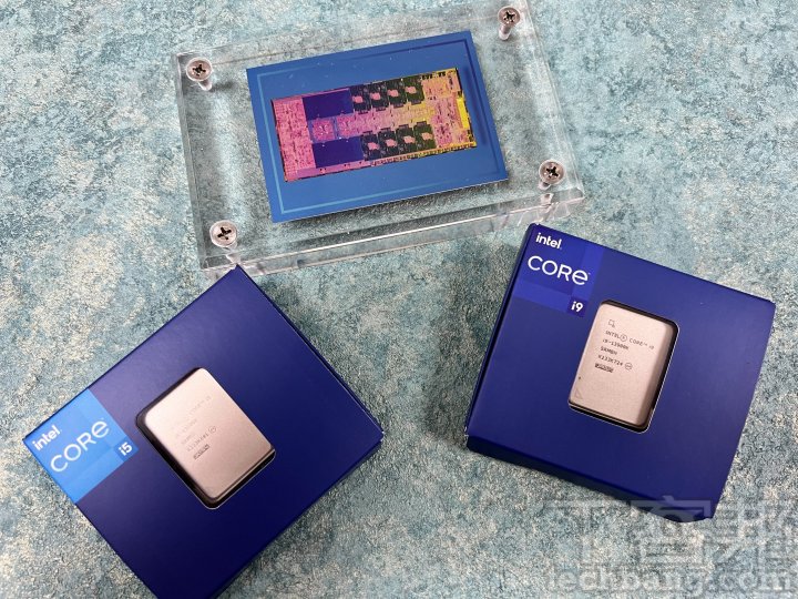 Intel 第 13 代处理器媒体样品开箱！ 盒子从里到外 Die shot 印好印满
