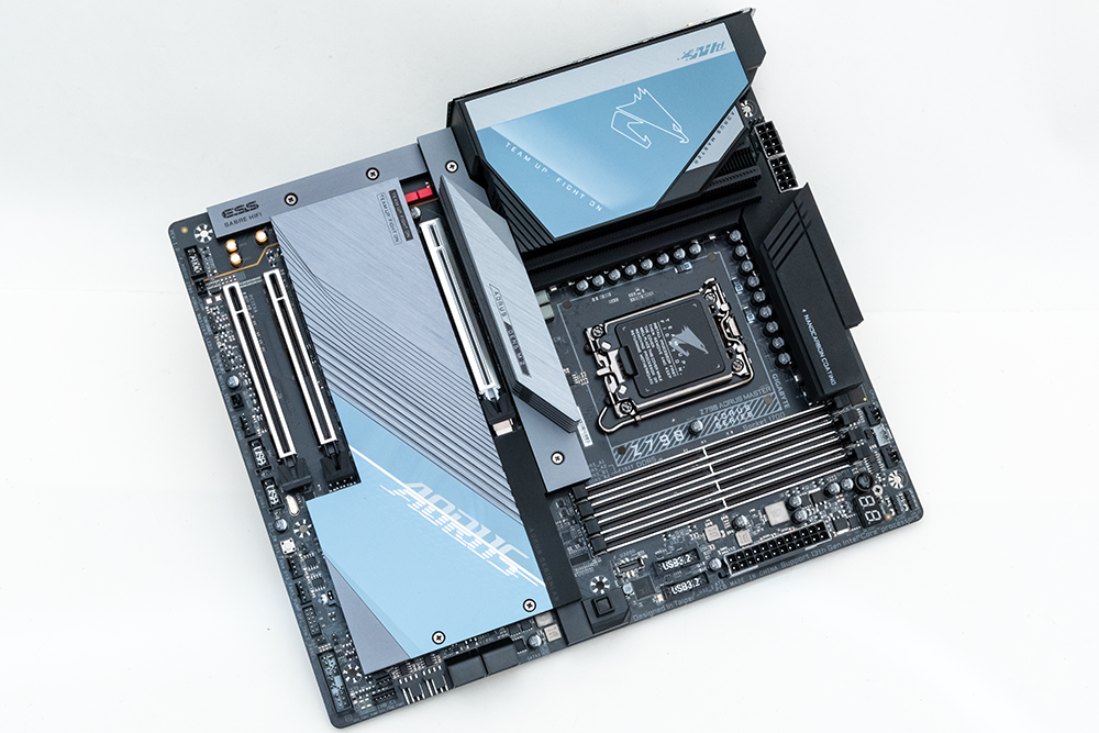 高阶定位内建豪华音效，GIGABYTE Z790 AORUS Master 开箱