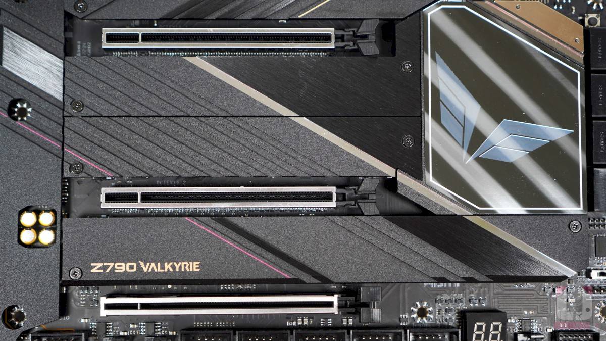 BIOSTAR Z790 VALKYRIE 主板开箱评测
