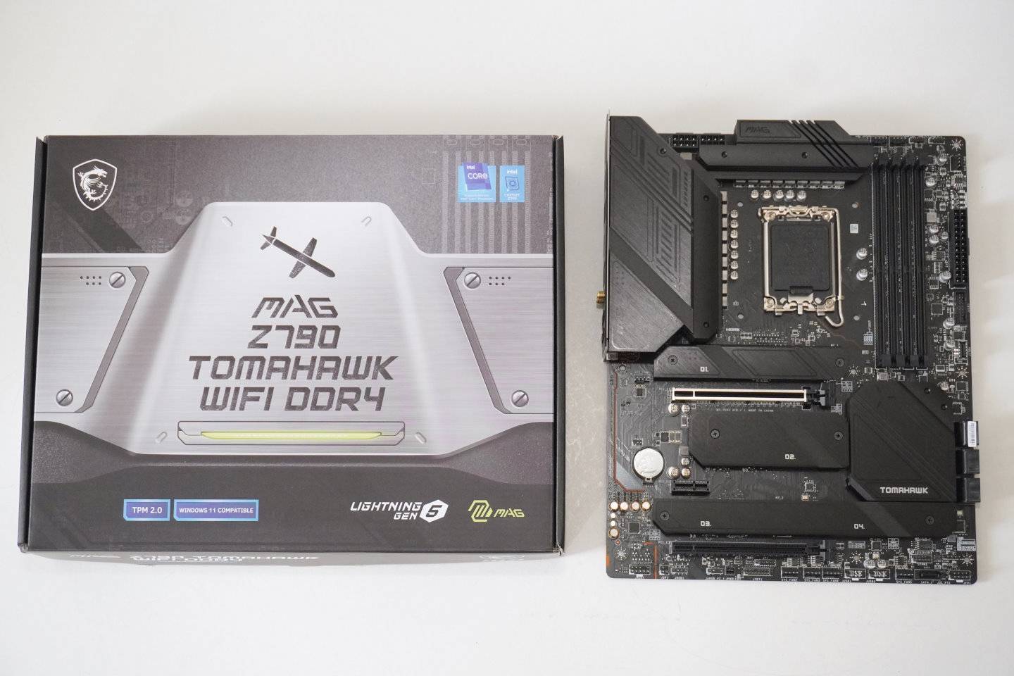 这次测试专题使用的主板为ATX尺寸的MAG Z790 TOMAHAWK WIFI DDR4。