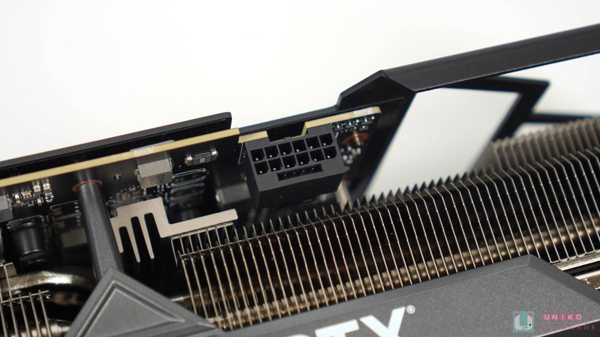 ASUS TUF Gaming RTX 4090 OC 24GB 显示卡外观解禁开箱