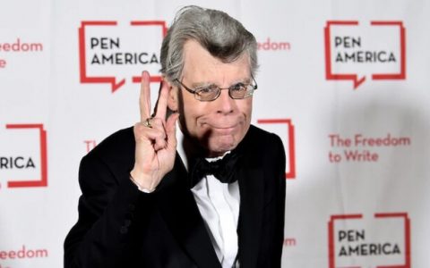 推特一个蓝勾勾认证要收 20 美元？ 史蒂芬金傻眼：他们才是应该要付钱给我的人吧？