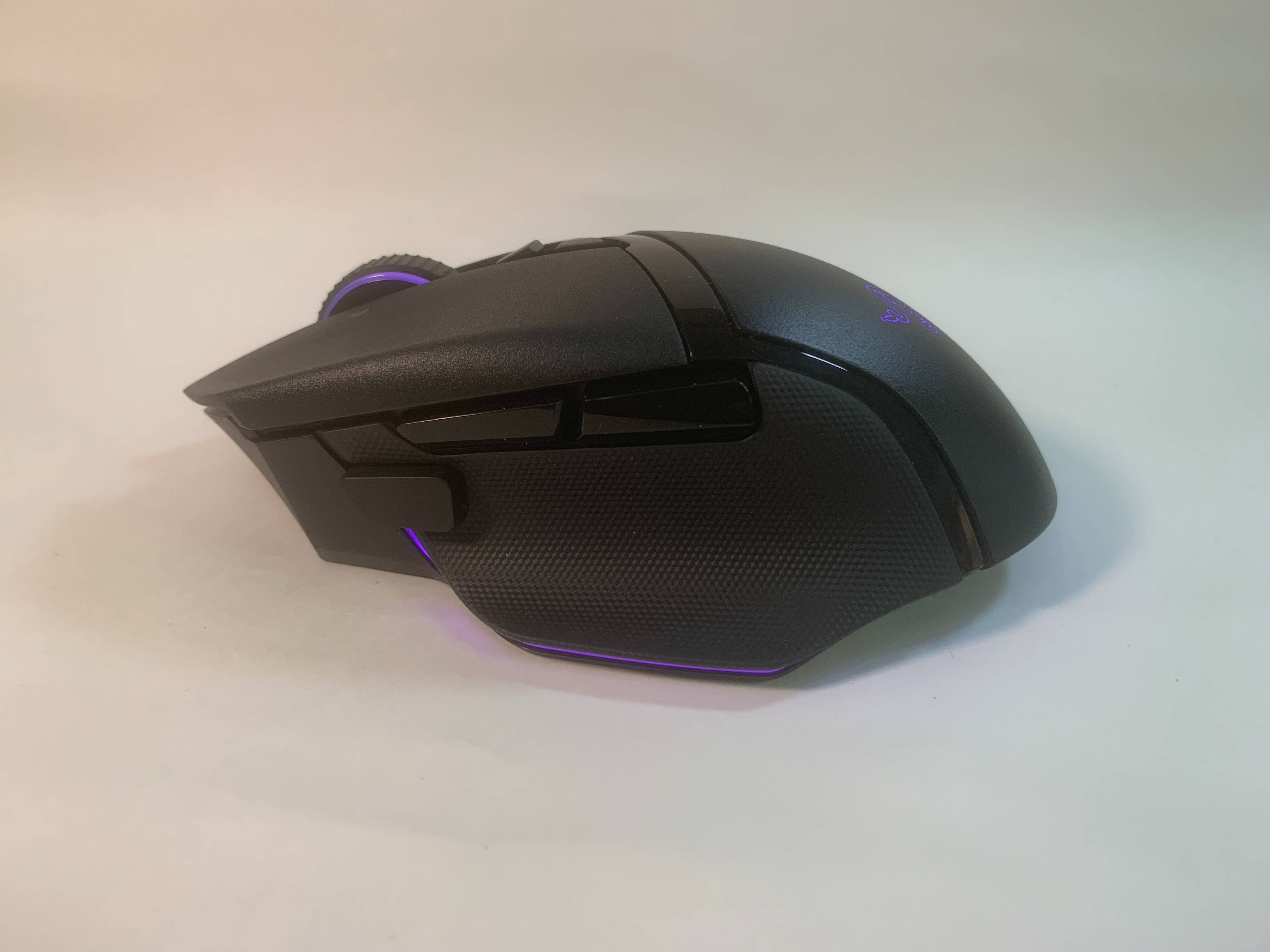 【开箱】王者登场，战无不胜 我们目前最先进的游戏鼠标 Razer Basilisk V3 Pro