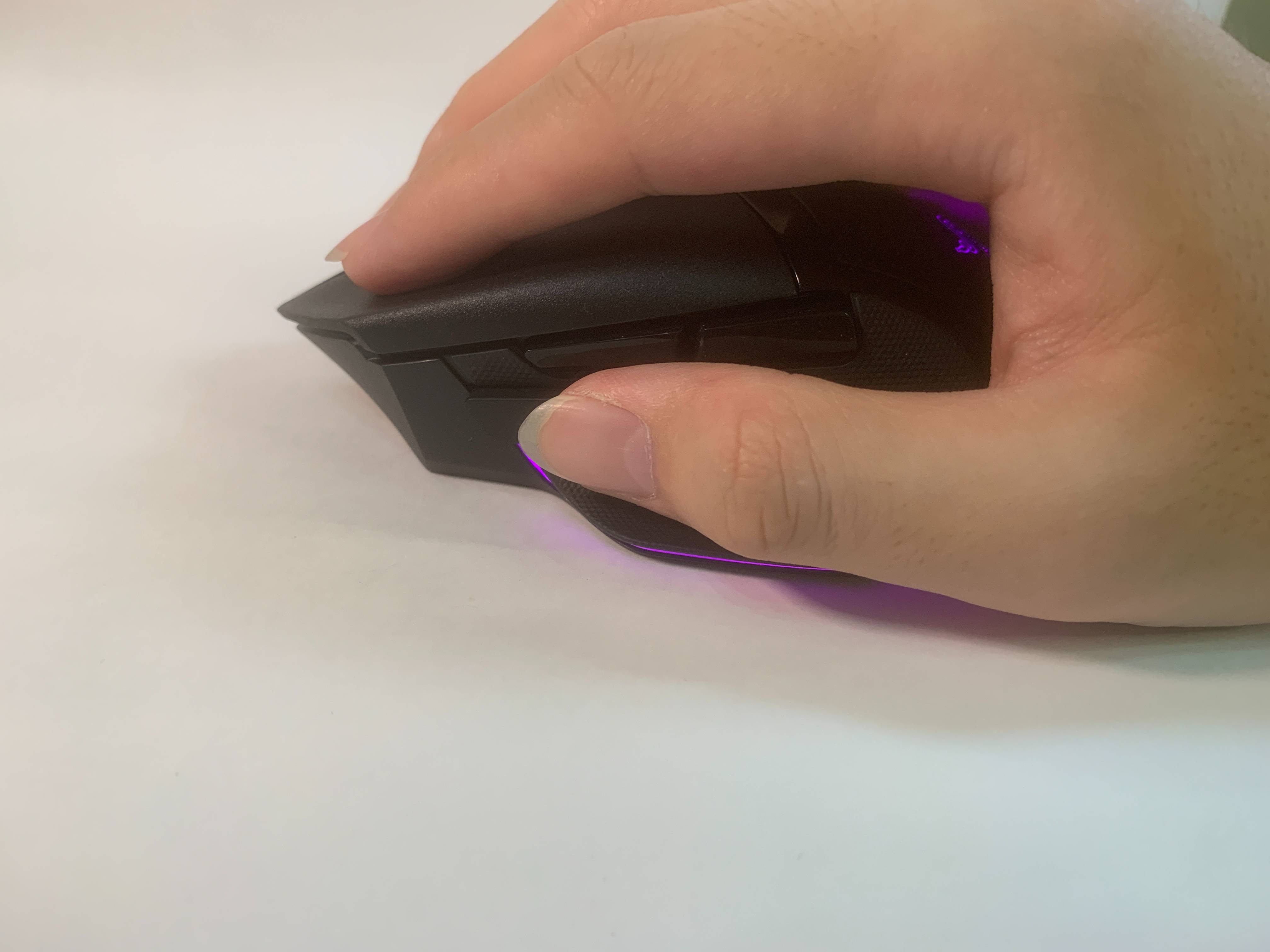 【开箱】王者登场，战无不胜 我们目前最先进的游戏鼠标 Razer Basilisk V3 Pro