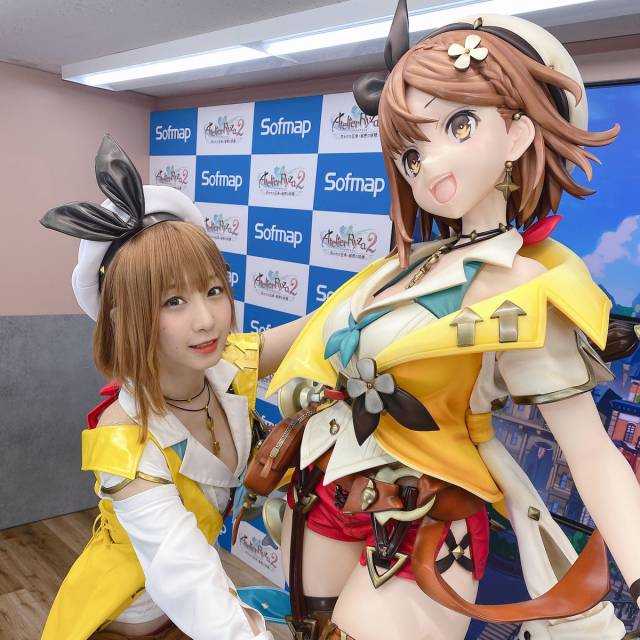 这个蜜大腿太香了！ 伊织萌替《莱莎的炼金工房3》专属Cosplay还原插图中的莱莎