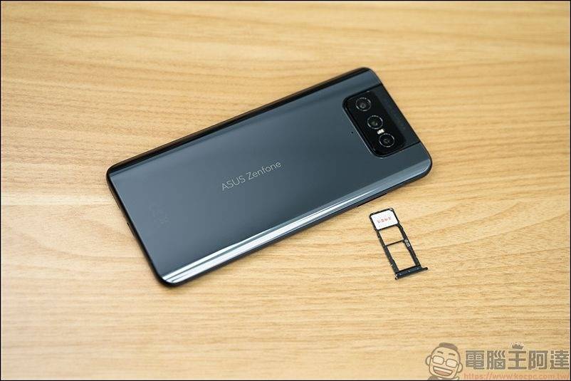 ASUS Zenfone 8 FLIP 开箱 - 05