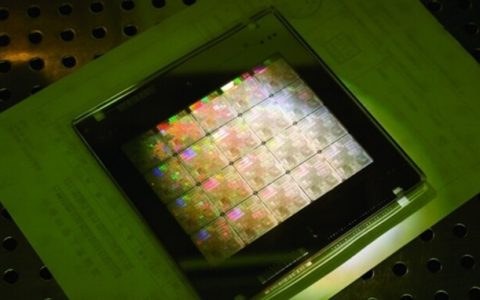 发布首个国产 Chiplet 小芯片标准，对抗 AMD、Intel 等组成的 UCIe