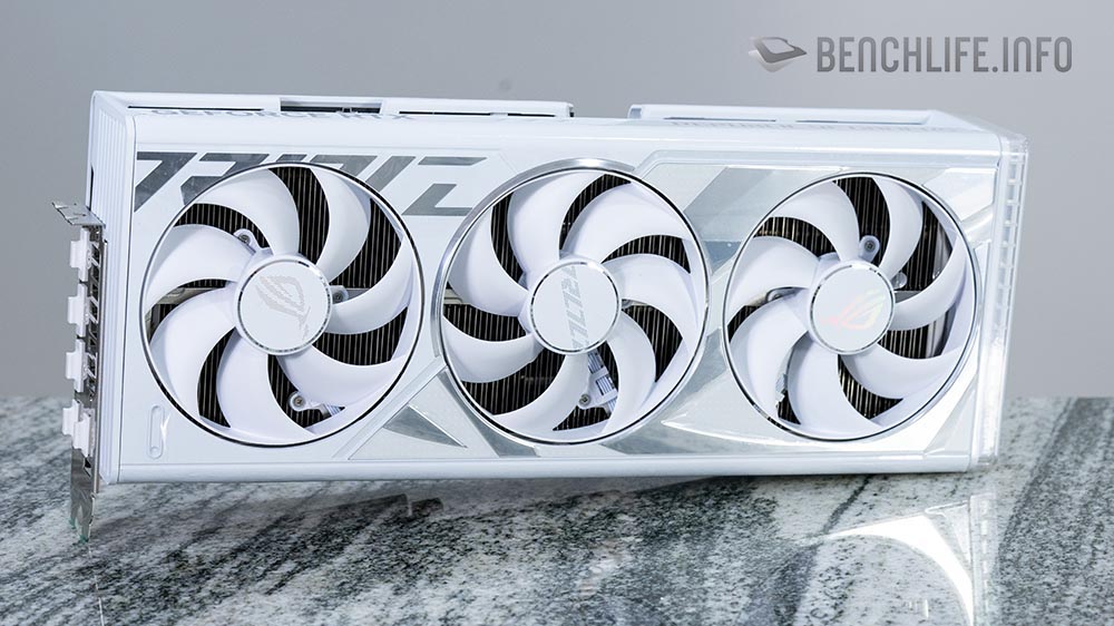 这颜色就是有些魅力在，ROG Strix GeForce RTX 4080 白色版开箱