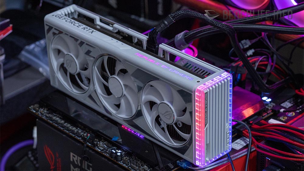这颜色就是有些魅力在，ROG Strix GeForce RTX 4080 白色版开箱