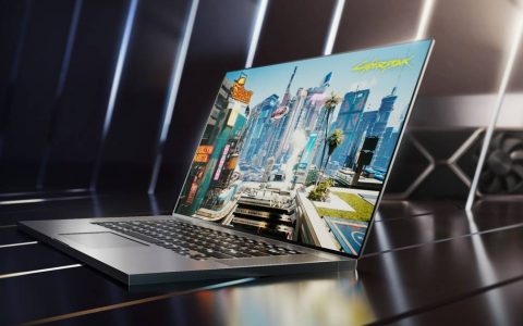 RTX 4090 移动版核心数与桌面版 RTX 4080 相同