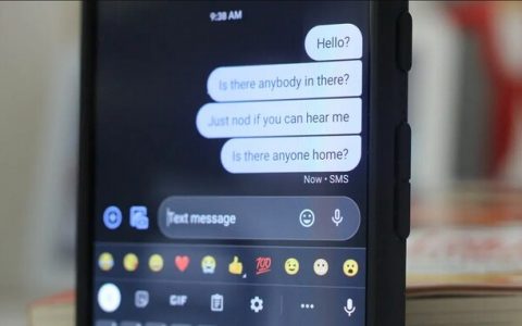 Google再次在CES会场买下大型电子广告牌，喊话要求苹果推动RCS的发展