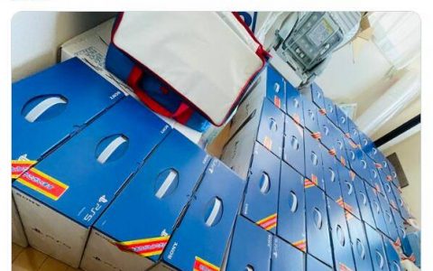 等等党的胜利？日本 PS5 黄牛炒家 GG 啦，发文恳求广大的网友们帮忙买一买！