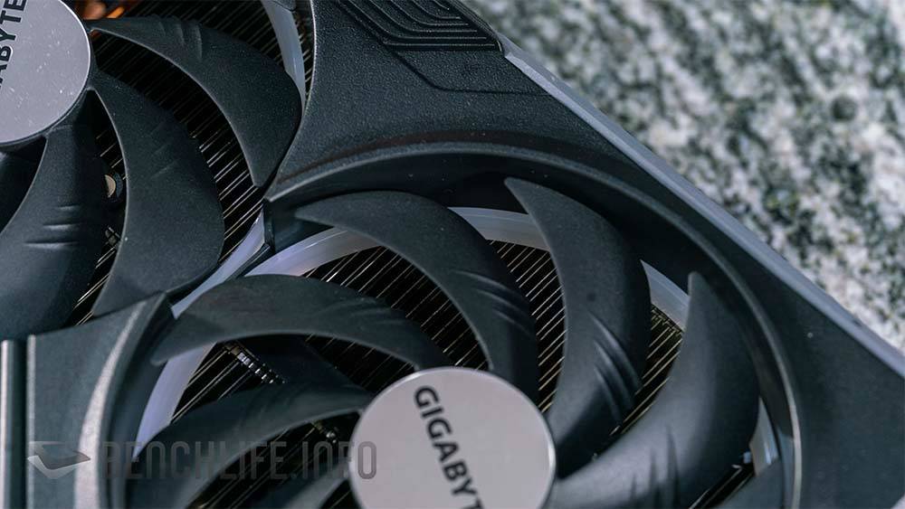 独具特色的三环灯发光，GIGABYTE GeForce RTX 4090 Gaming OC 实测