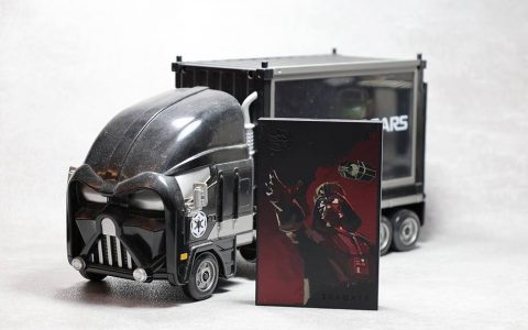 Seagate 全新「星球大战」设计硬盘：黑武士 达斯维达 Darth Vader 开箱评测