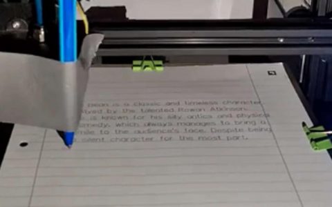 天才学生利用 AI 以及 3D 打印机打造出能够模拟出真实笔迹的「写功课机器人」