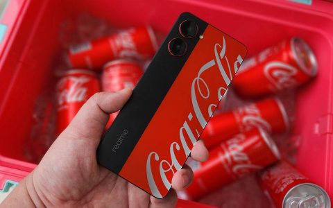 可口可乐元素满载！ realme 10 Pro 5G Coca-Cola Edition开箱