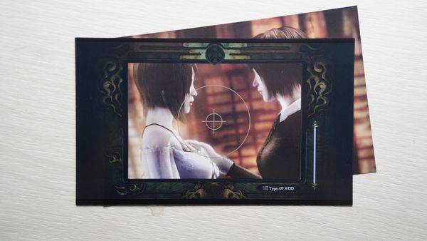 购买首批中文实体版可获得特典【零 ~月蚀的假面~射影卡】，数量有限，送完即止。