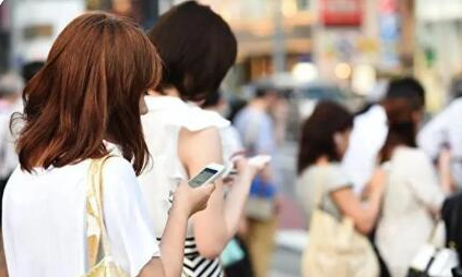 500急招一位接送小孩阿姨附近(这个工作很自由，适合宝妈)"/