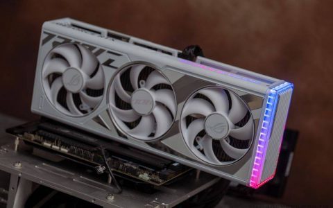 白色狂潮！ 华硕ROG Strix GeForce RTX 4080潮竞白开箱动眼看