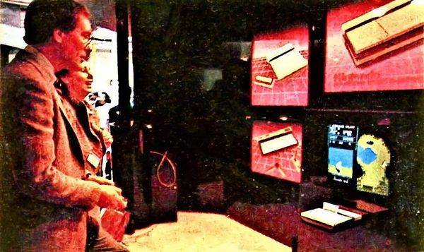 1985 年 CES 上的任天堂展台