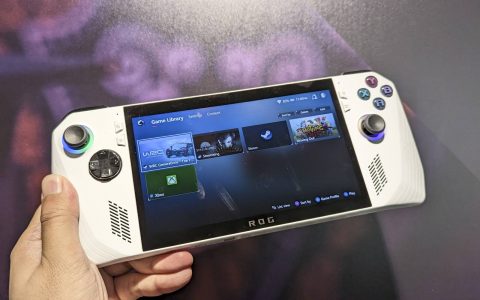 重仅 608g 的 ROG Ally 手持游戏机正式发布，我们简单动手玩