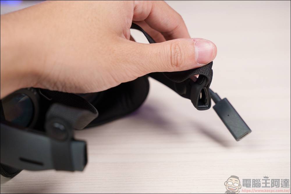 最轻便一体机HTC VIVE XR Elite开箱体验，一机满足PC VR+VR一体机+MR所有需求-计算机王阿达
