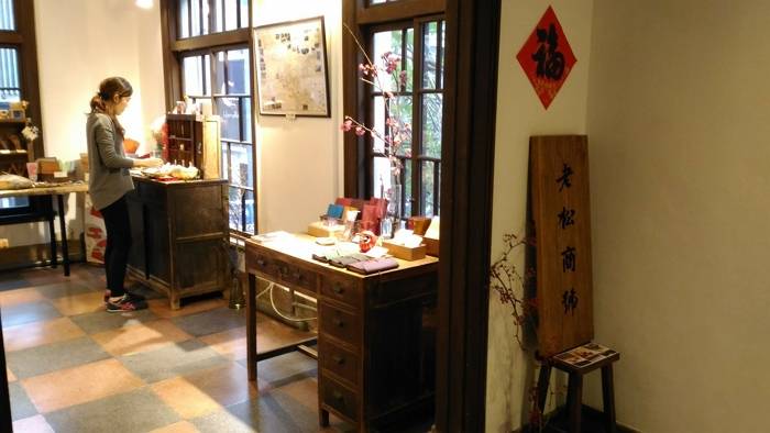 Stable Diffusion Reimagine上手，不用输入文字、上传一张图就能以图生图