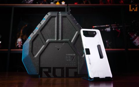 ROG Phone 7 Ultimate评测！自定义震动反馈超大幅提升游戏体验！