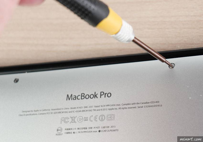 梅问题-如何拆除老旧MacBook Pro膨胀电池，让它成为桌机使用