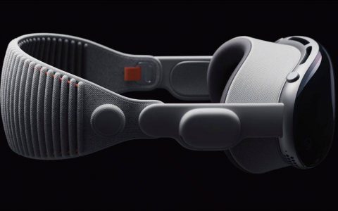 Apple Vision Pro 头戴式装置正式问世，在现实中建构虚拟互动画面