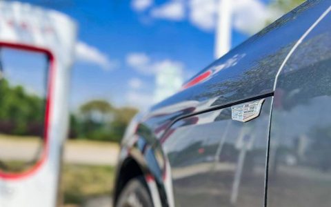 美国传统/新创车厂大联盟！ Rivian 加入特斯拉开放的 NACS 充电标准，现代汽车也释出加入意愿