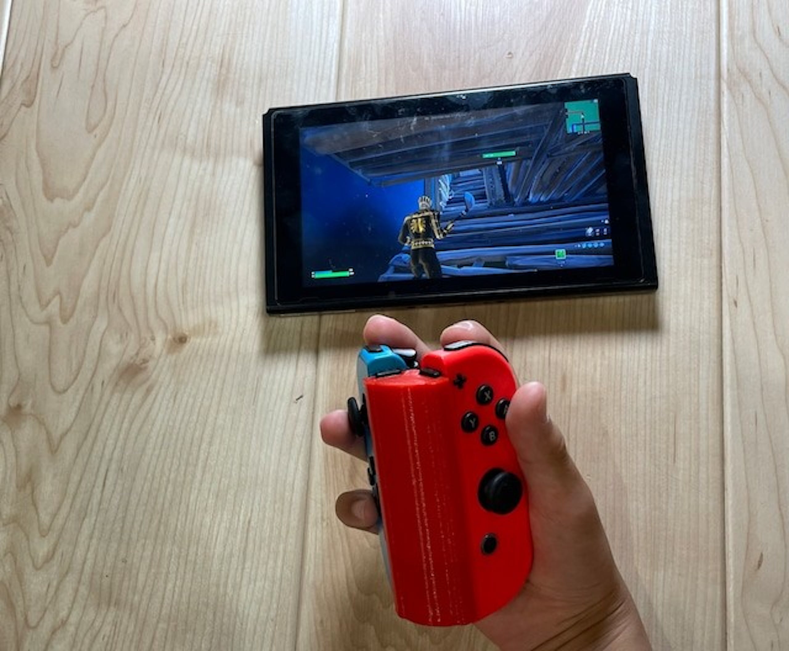 一只手也能玩 单手操作Switch的套件