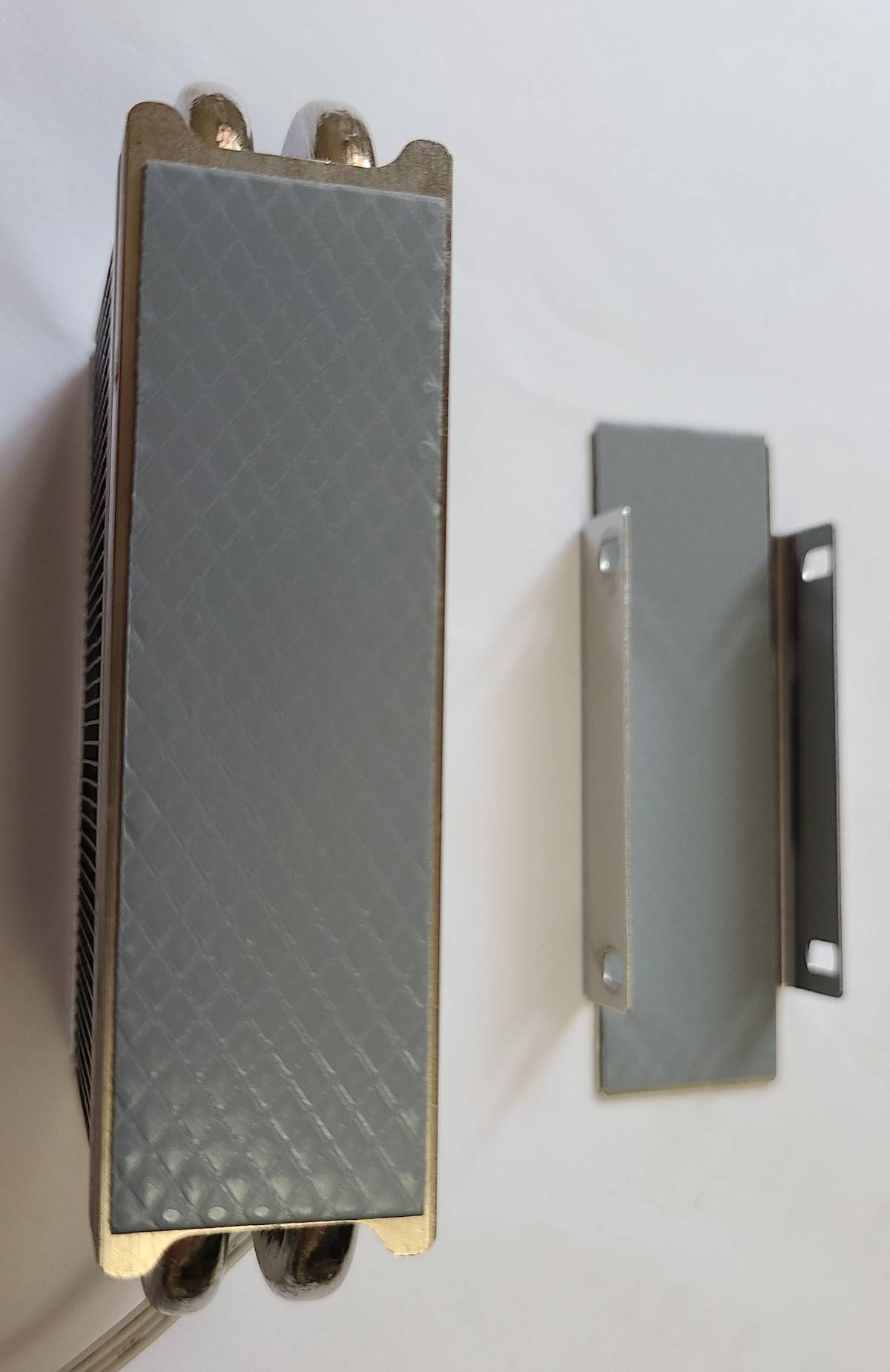 Thermalright （索摩乐） HR-10 2280 PRO M.2 2280 SSD 主动式散热器简测