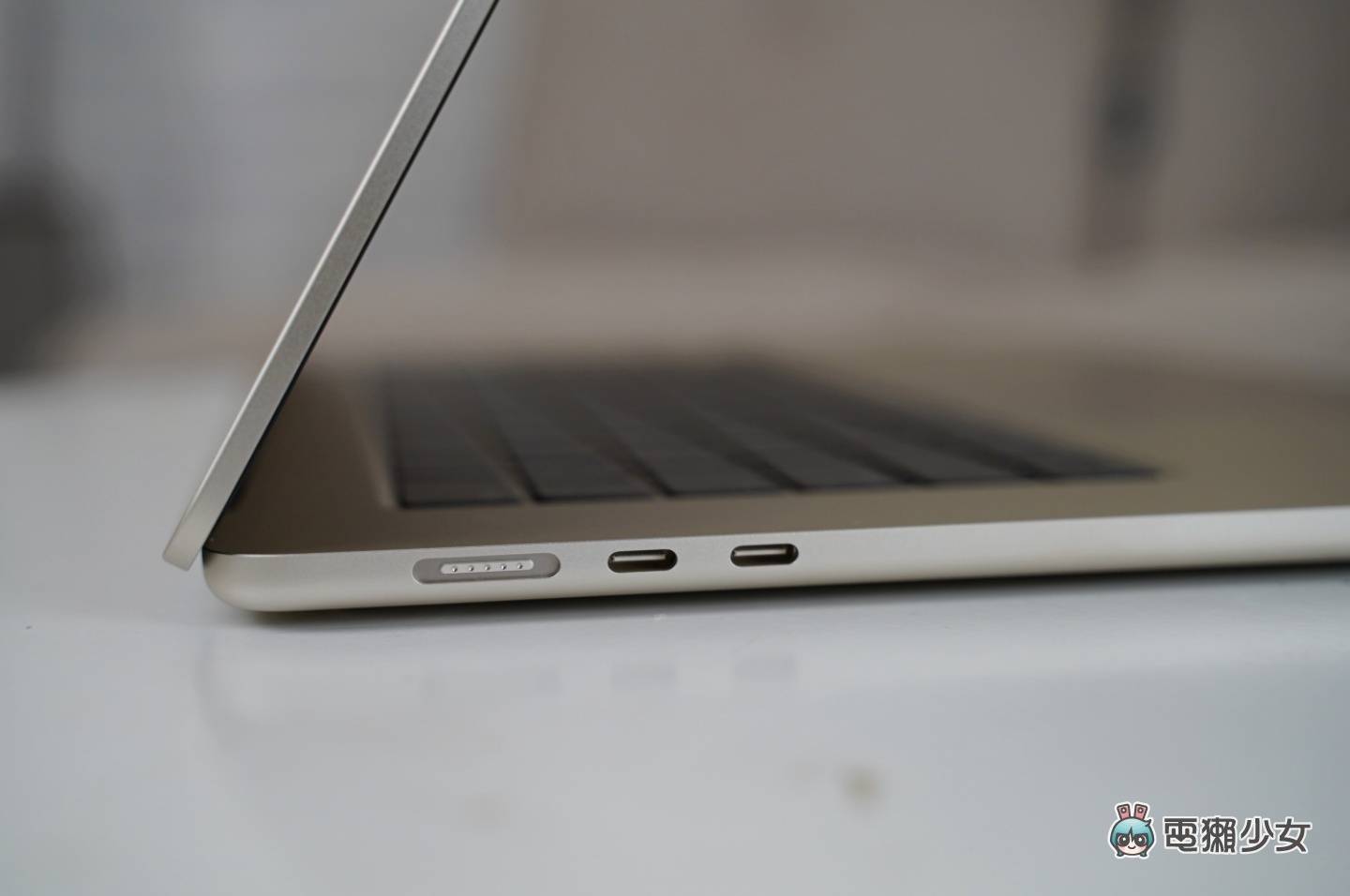 开箱|15 寸的 M2 MacBook Air 真的有香！ 屏幕变大了但然后呢？