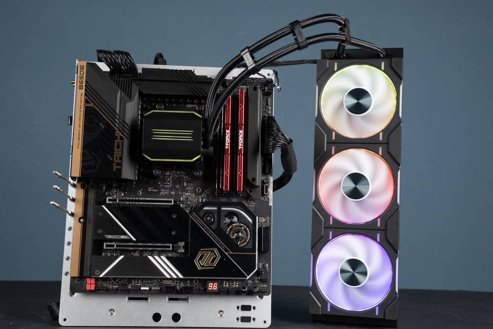 快拆桥接风扇 X 高性能一体式水冷 | Phanteks GLACIER ONE 360 D30 开箱测试