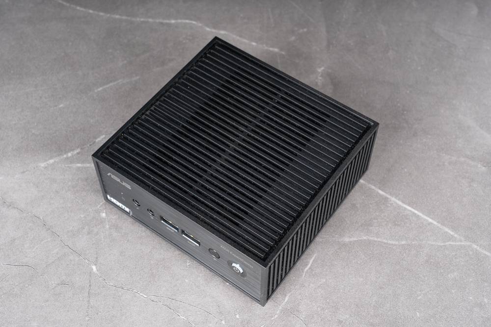 无风扇、低功耗、超迷你电脑究竟有多强的效能 ？ ASUS ExpertCenter PN42 Mini PC 开箱测试