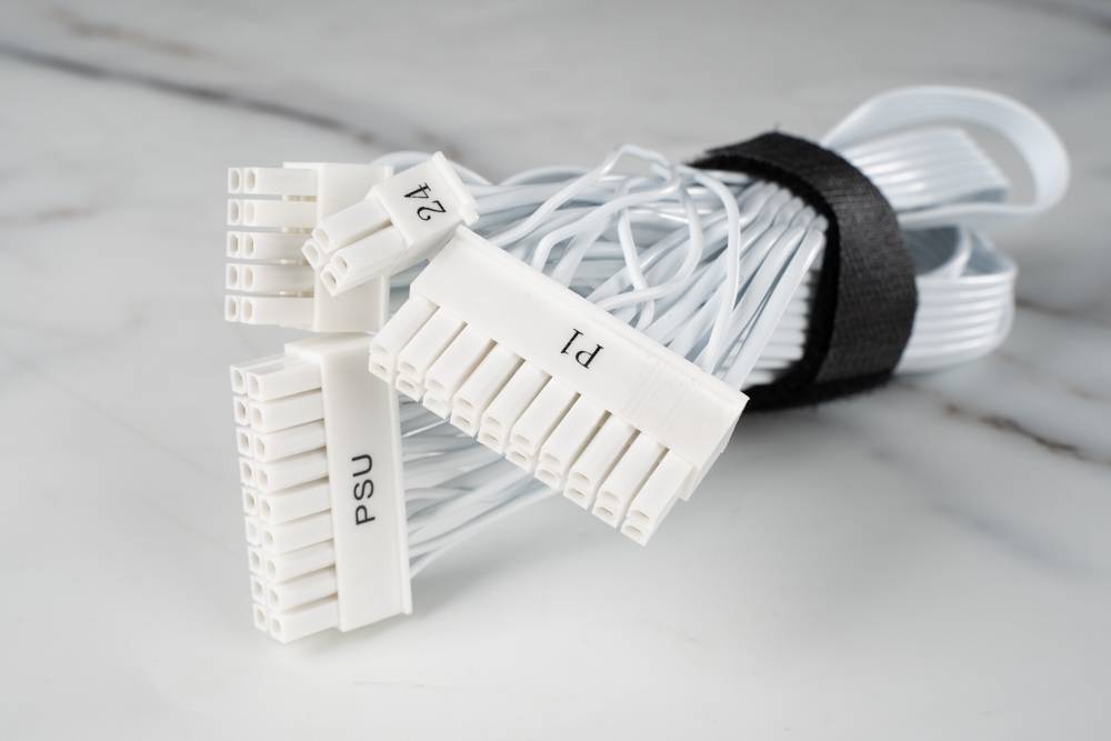 白化实力派 ： ATX3.0、短机身、白金转换率 | 全汉 Hydro PTM X PRO ATX3.0 PCIe5.0 1200W White