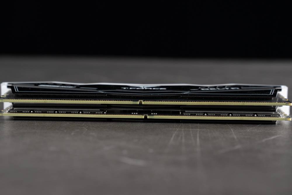 非二进制 RGB 内存登场 ！ 十铨 T-FORCE DELTA RGB DDR5 7200MT/s 24GBx2 非二进制内存开箱测试