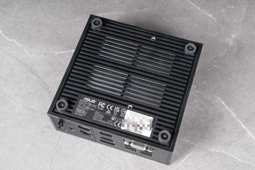 无风扇、低功耗、超迷你电脑究竟有多强的效能 ？ ASUS ExpertCenter PN42 Mini PC 开箱测试
