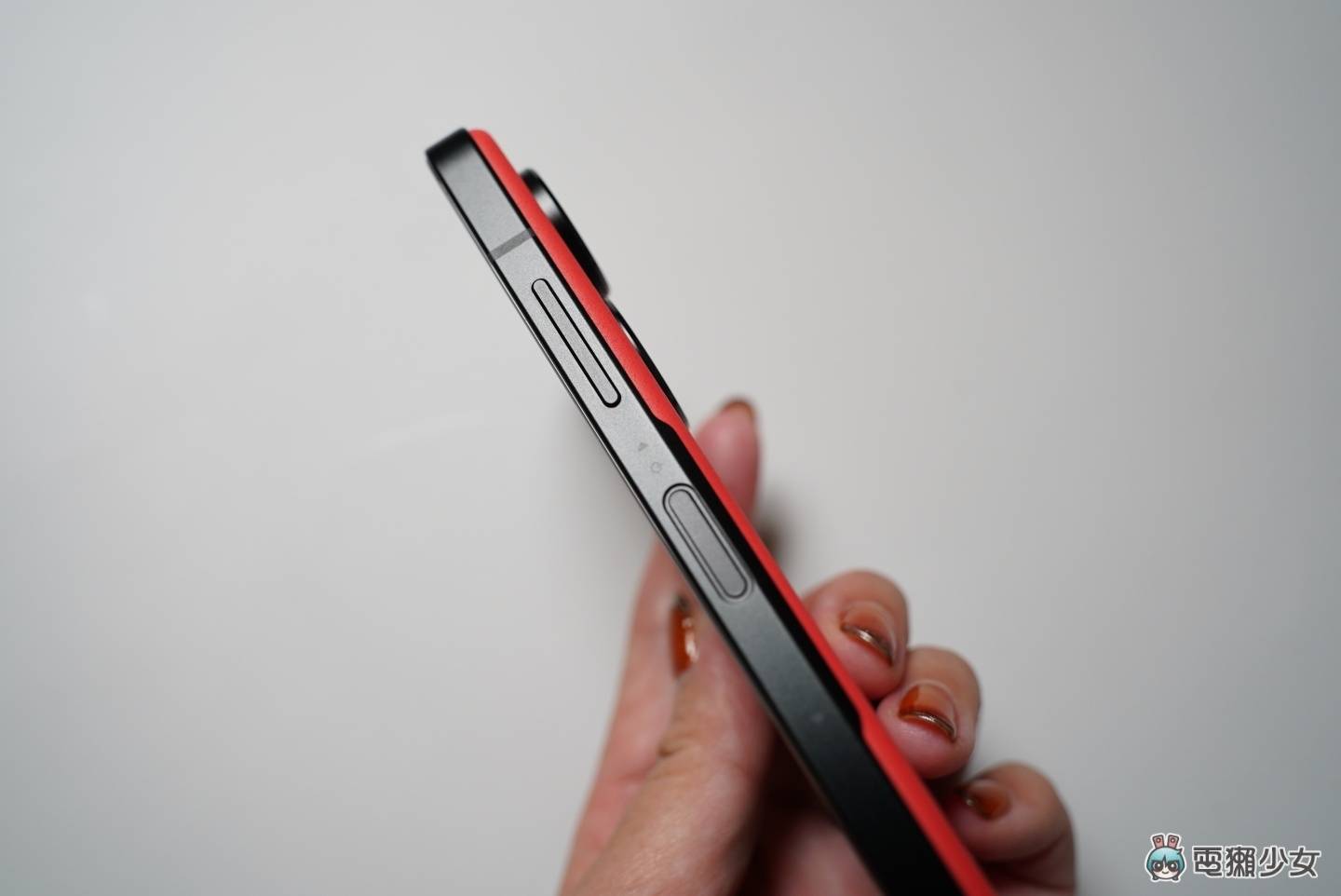 开箱|ASUS Zenfone 10 安卓小旗舰的七大疑问！ 30 天深度体验心得回答你！ （外观、镜头、拍照、录像、续航、芯片效能）
