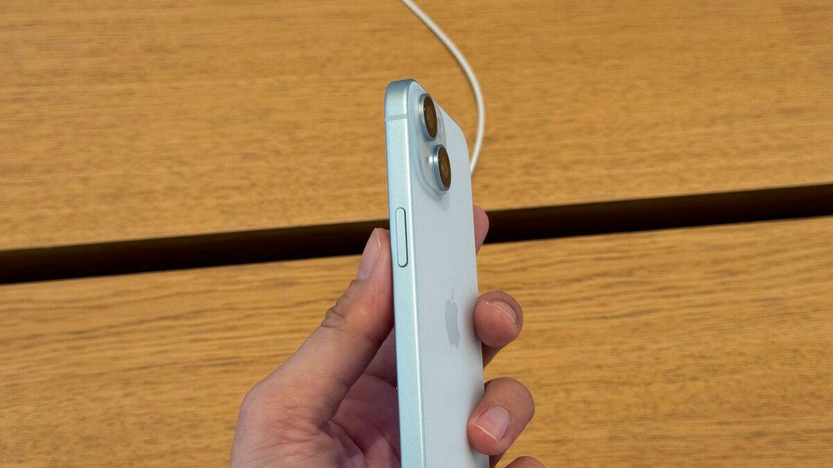 iPhone 15/iPhone 15 Pro开卖！ 实机颜色现场直击、拍照抢先看