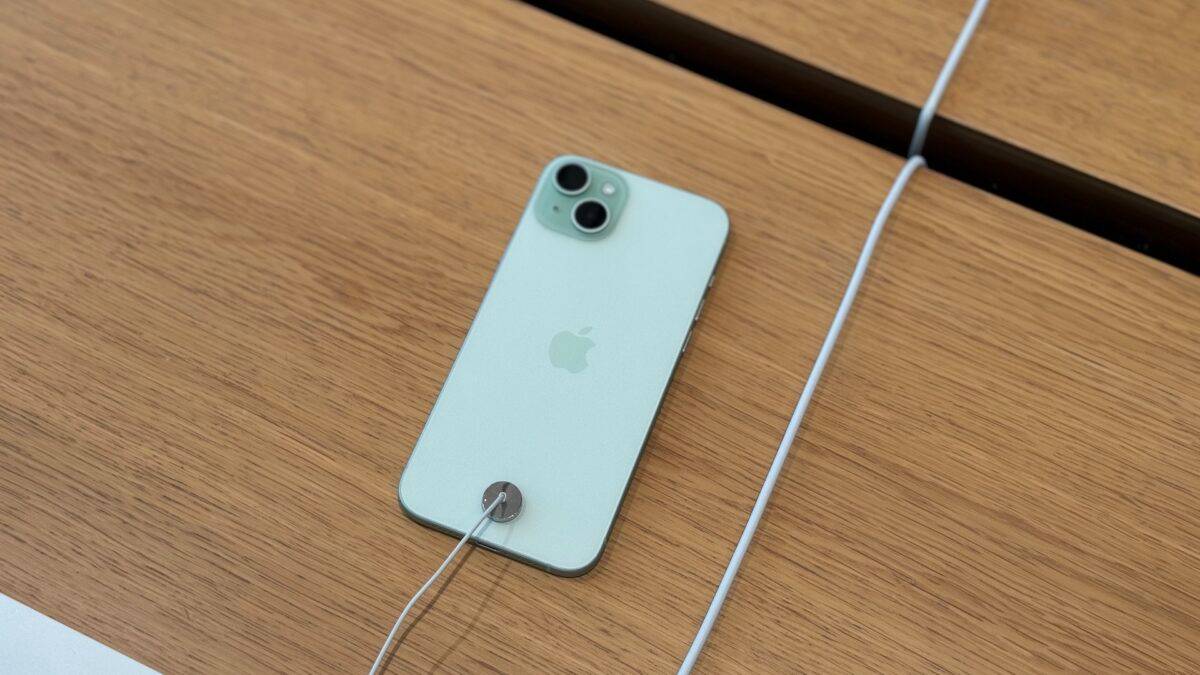 iPhone 15/iPhone 15 Pro开卖！ 实机颜色现场直击、拍照抢先看