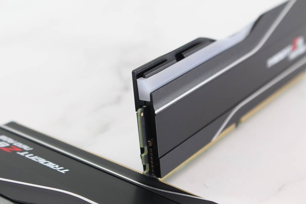 芝奇G.SKILL TRIDENT Z5 Neo焰锋戟RGB DDR5-6000 32GB Kit超频内存-AMD平台EXPO轻松超频