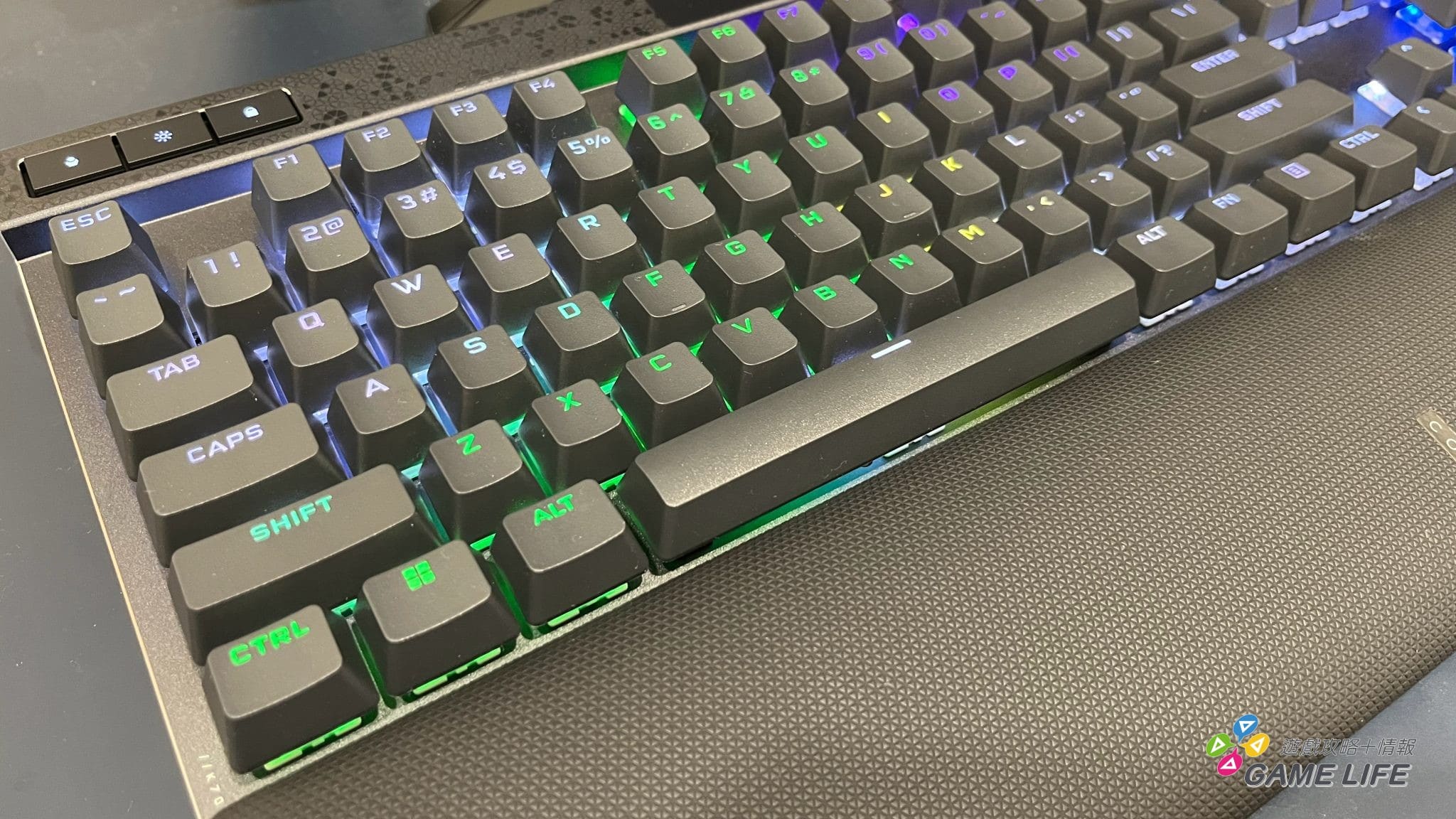 CORSAIR K70 MAX